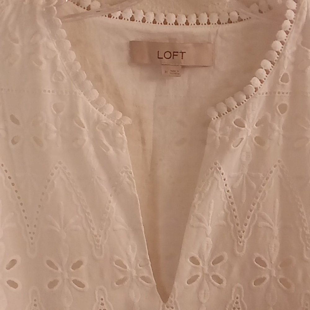 NEW LOFT Vneck Sleeveless Floral Eyelet Size M White B4 X P - Picture 8 of 10